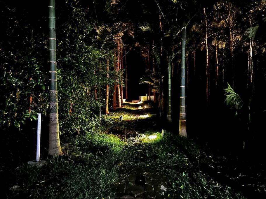 Serenity Farm Stay Hampapura ภายนอก รูปภาพ
